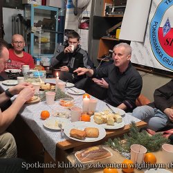2025-12-18 Czwartkowe spotkanie z akcentem wigilijnym  - zdjęcie 59
