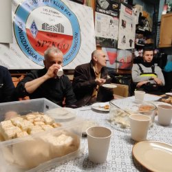 2025-12-18 Czwartkowe spotkanie z akcentem wigilijnym  - zdjęcie 7