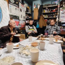 2025-12-18 Czwartkowe spotkanie z akcentem wigilijnym  - zdjęcie 8