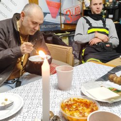 2025-12-18 Czwartkowe spotkanie z akcentem wigilijnym  - zdjęcie 9