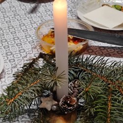 2025-12-18 Czwartkowe spotkanie z akcentem wigilijnym  - zdjęcie 17