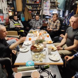 2025-12-18 Czwartkowe spotkanie z akcentem wigilijnym  - zdjęcie 32