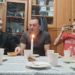 2025-12-18 Czwartkowe spotkanie z akcentem wigilijnym  - zdjęcie 37