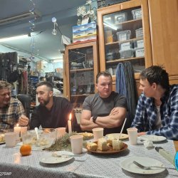 2025-12-18 Czwartkowe spotkanie z akcentem wigilijnym  - zdjęcie 41